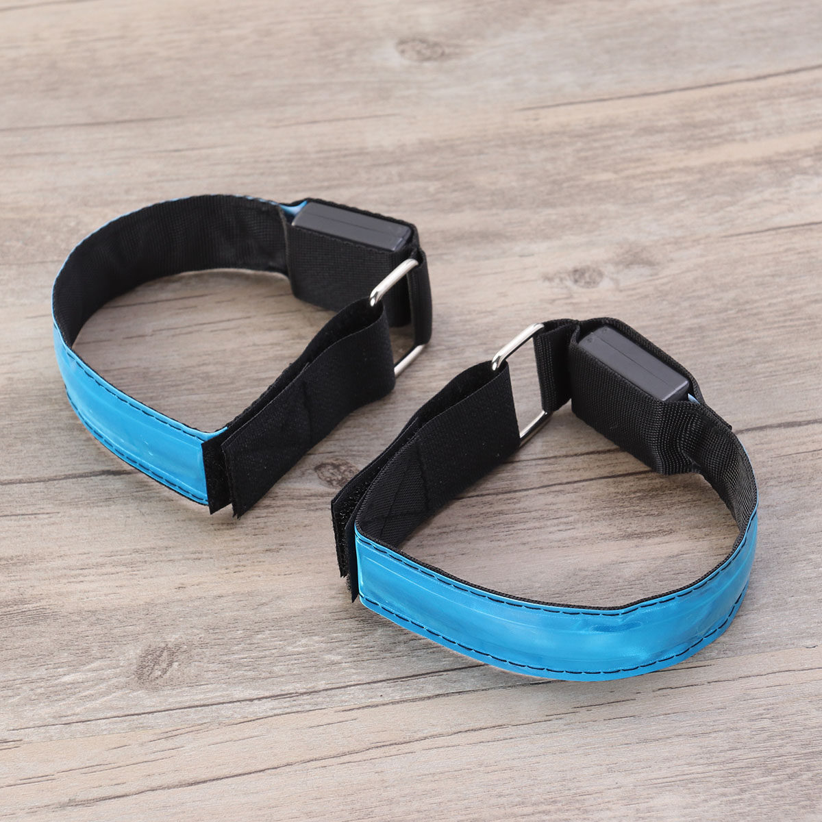 4Pcs LED Armband with Auto Cur - огляд і ціна Running Gear Design